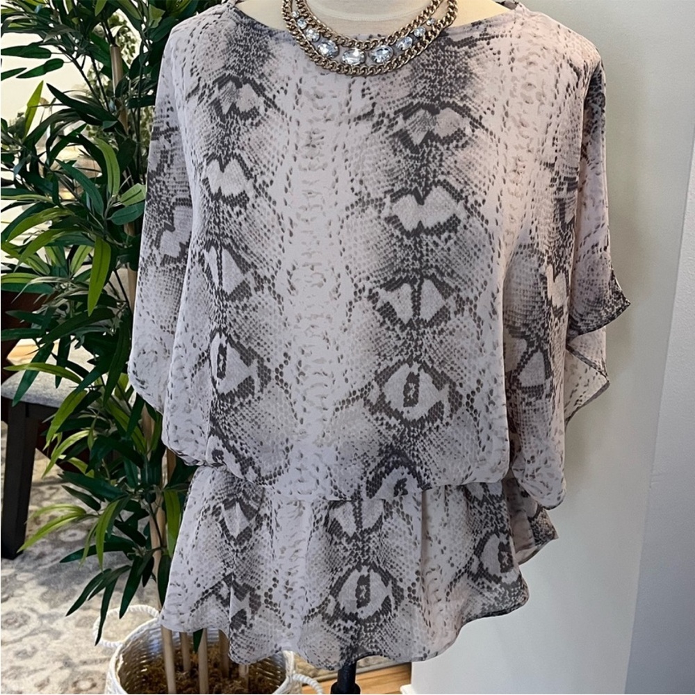 JESSICA Snake Print Shirt Sleeve Blouse size 14 PETITE